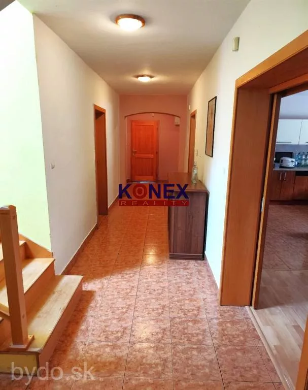 NA PREDAJ Poschodový rodinný dom 11 km od Vranova n/T., 147259_4