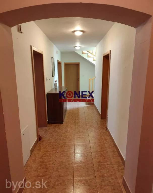 NA PREDAJ Poschodový rodinný dom 11 km od Vranova n/T., 147259_5