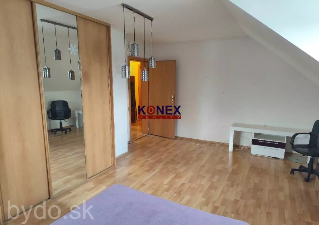 NA PREDAJ Poschodový rodinný dom 11 km od Vranova n/T., 147259_9