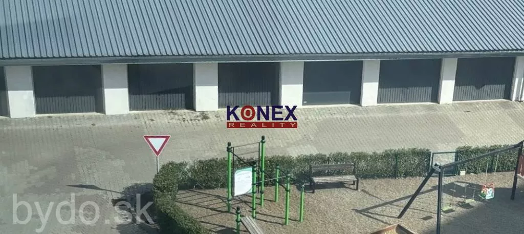 Na predaj garáž pri bytovom dome Greenside, SNP – Michalovce, 147827_0