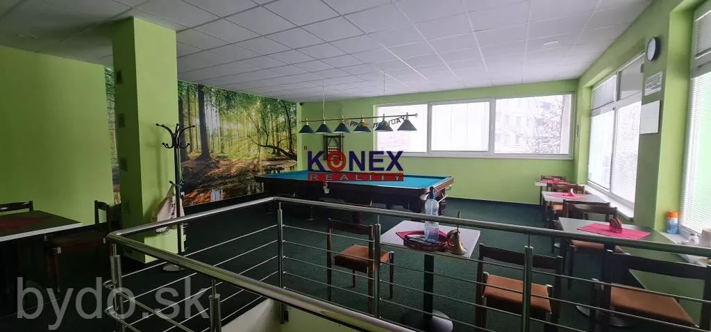 NA PREDAJ - Budova s barom v centre mesta Veľké Kapušany, 149323_3