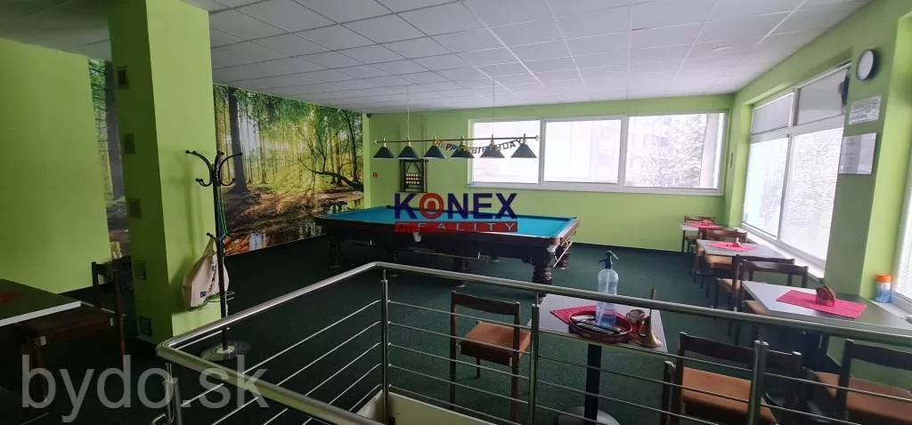 NA PREDAJ - Budova s barom v centre mesta Veľké Kapušany, 149323_4