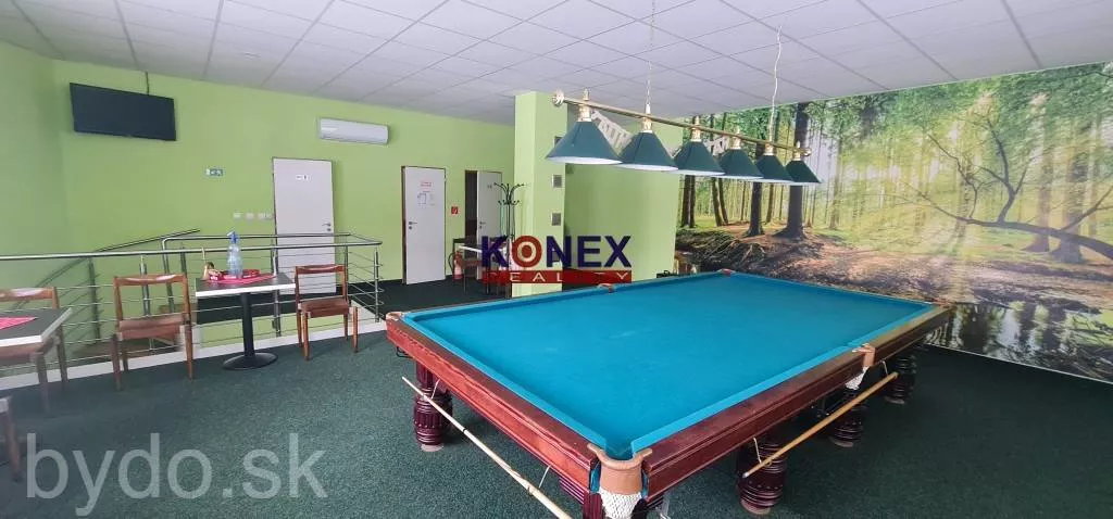 NA PREDAJ - Budova s barom v centre mesta Veľké Kapušany, 149323_5