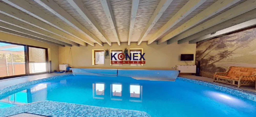 VÝNIMOČNÁ PONUKA! - LUXUSNÁ VILA s BAZÉNMI A SAUNOU NA PREDAJ, 149512_1