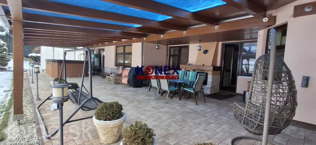 VÝNIMOČNÁ PONUKA! - LUXUSNÁ VILA s BAZÉNMI A SAUNOU NA PREDAJ, 149512_6