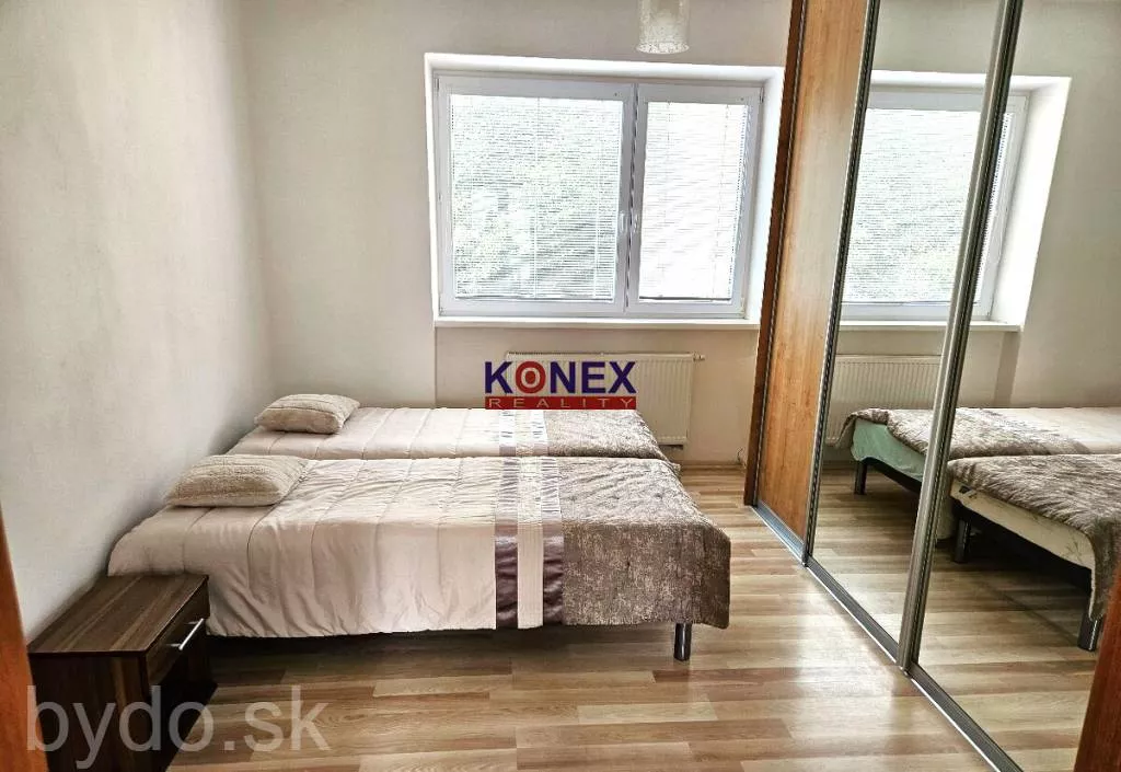 NA PREDAJ: 3-izbový byt v centre Michaloviec – Námestie osloboditeľov, 150601_1