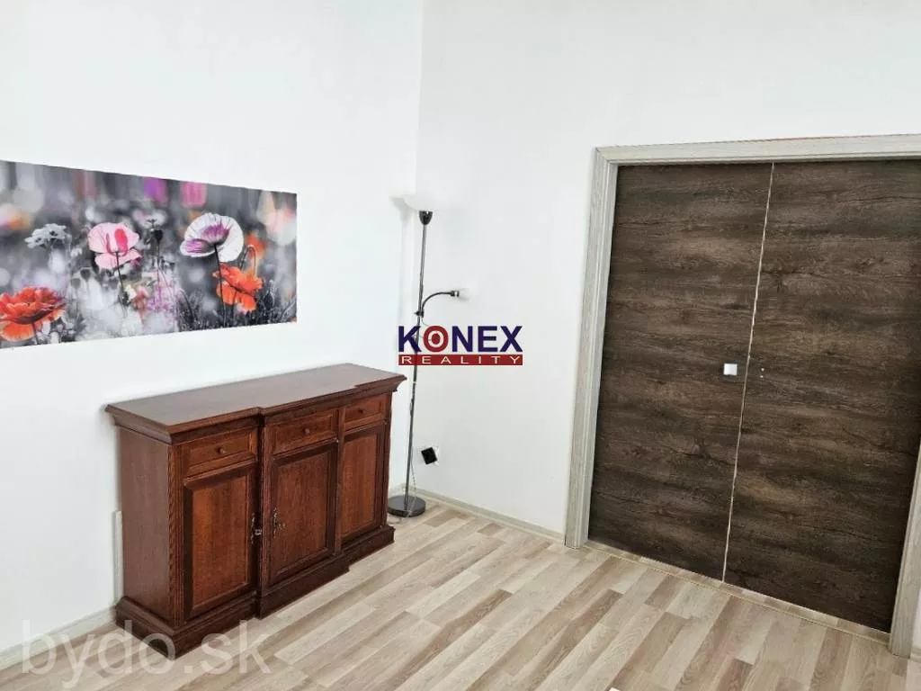 NA PREDAJ: 3-izbový byt v centre Michaloviec – Námestie osloboditeľov, 150601_2