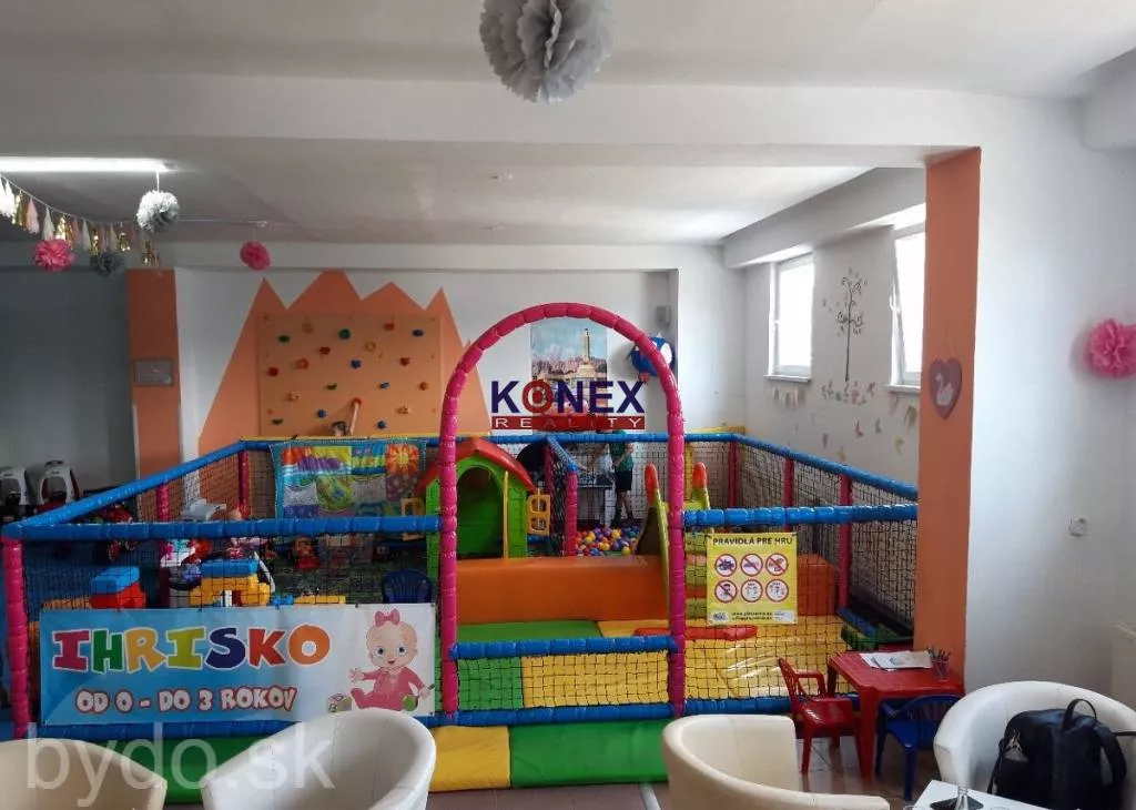 Interiérové detské ihrisko s kaviarňou v centre Sniny, 150881_2