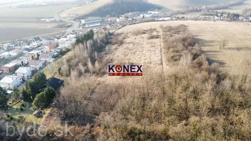 Rozľahlý pozemok (4846 m²) v intraviláne VRANOVA N/TOPĽOU, 151148_2