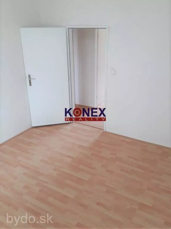 3-izbový byt rozdelený na 2 bytové jednotky – Veľké Kapušany, 151335_1