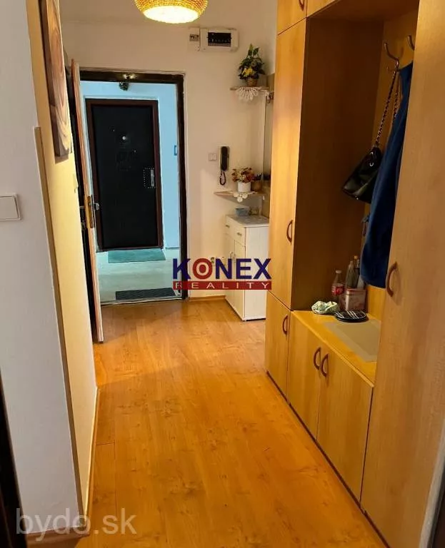 Na predaj kompletne zariadený 3-izbový byt v Snine, 152149_4