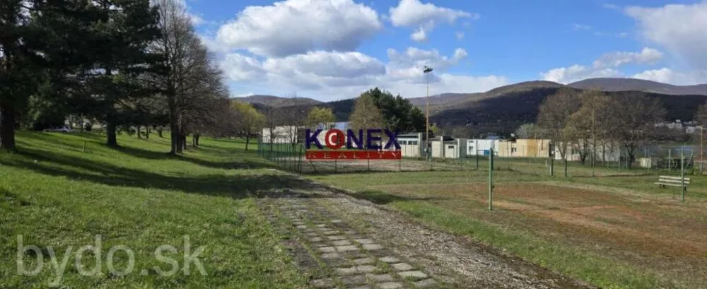 PODNIKATEĽSKÁ PRÍLEŽITOSŤ! Lodenica a rozľahlý areál na predaj – Medvedia hora, 153364_0