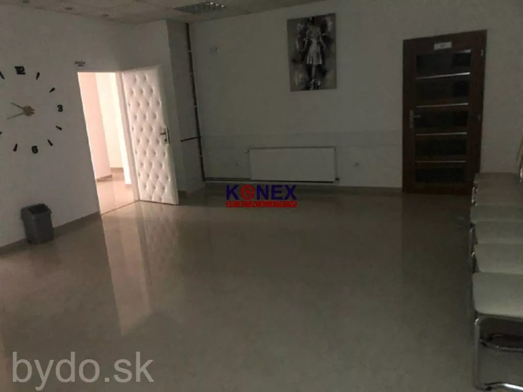 NA PREDAJ! TROJPODLAŽNÝ POLYFUNKČNÝ OBJEKT V SNINE, 155437_4