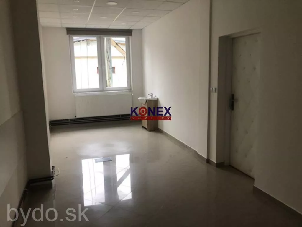 NA PREDAJ! TROJPODLAŽNÝ POLYFUNKČNÝ OBJEKT V SNINE, 155437_5