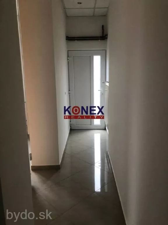 NA PREDAJ! TROJPODLAŽNÝ POLYFUNKČNÝ OBJEKT V SNINE, 155437_9
