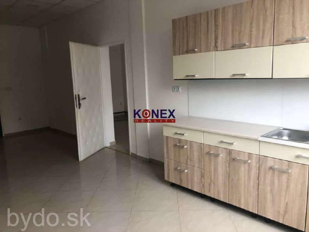 NA PREDAJ! TROJPODLAŽNÝ POLYFUNKČNÝ OBJEKT V SNINE, 155437_10
