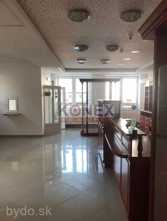 NA PREDAJ! TROJPODLAŽNÝ POLYFUNKČNÝ OBJEKT V SNINE, 155437_23