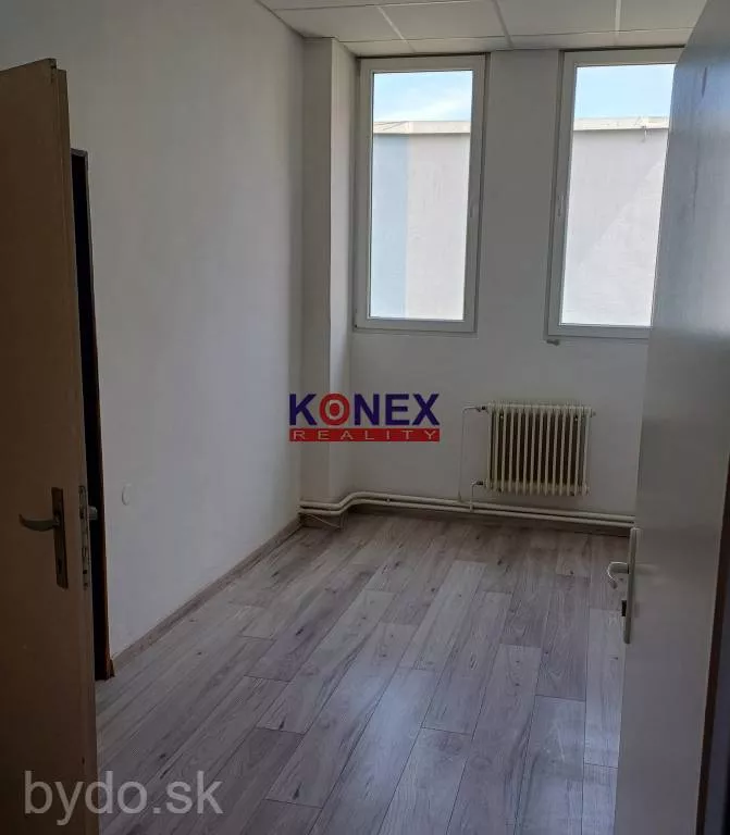 NA PRENÁJOM! Kancelárske priestory na ul. Masarykovej v Michalovciach, 155554_1