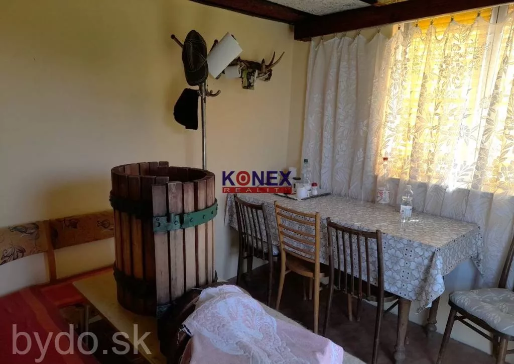 SUPER PONUKA! Krásny vinohrad s murovanou chatou, 156135_4