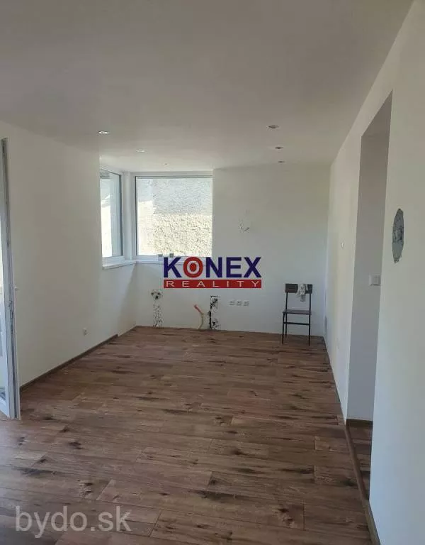 ID-2678 Krásny moderný rodinný dom v obci KAMIENKA pri Humennom, 156848_7