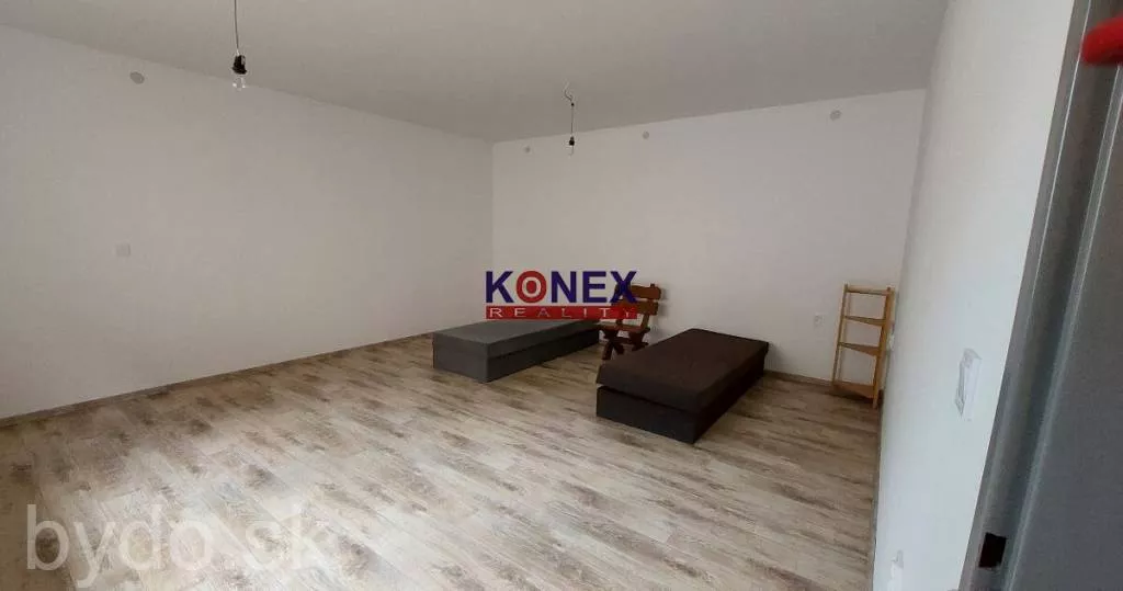 NA PREDAJ Zrekonštruovaný dom vo VEĽKÝCH KAPUŠANOCH, 157569_5