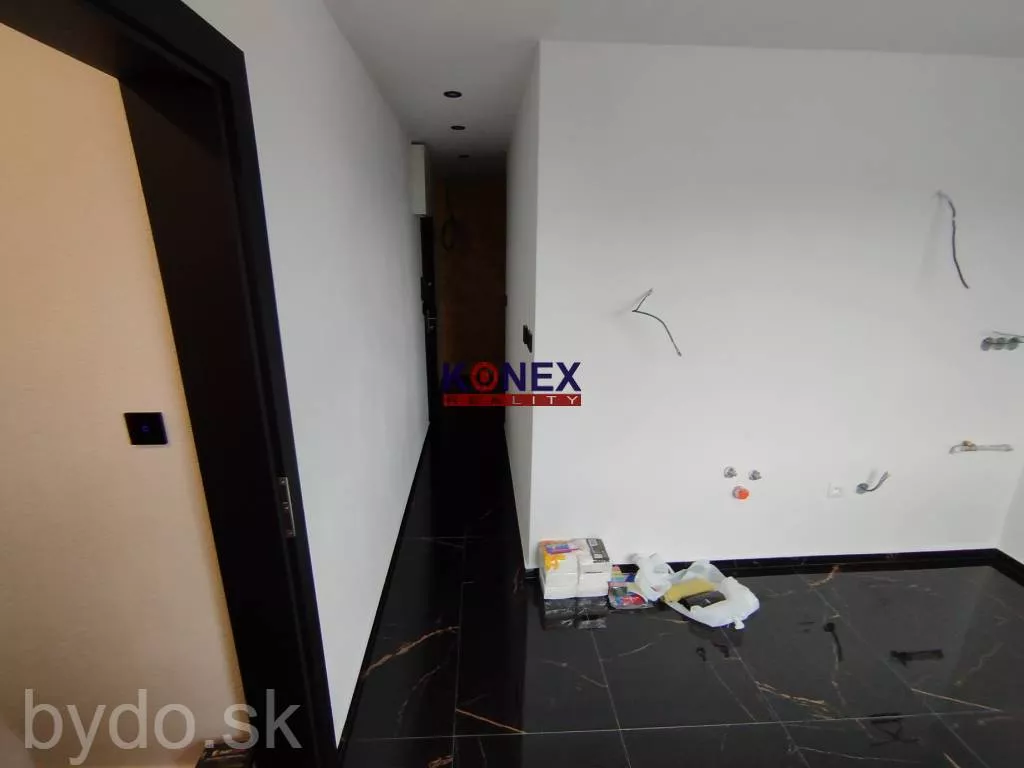 ZREKONŠTRUOVANY 3-izbový byt v SNINE, 158085_9