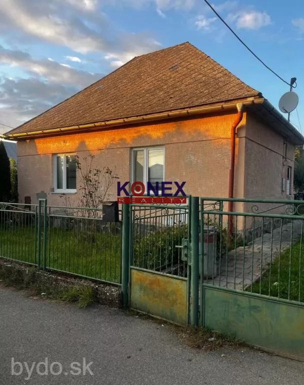 Pekný rodinný dom k nasťahovaniu VEĽKÉ KAPUŠANY, 158725_0