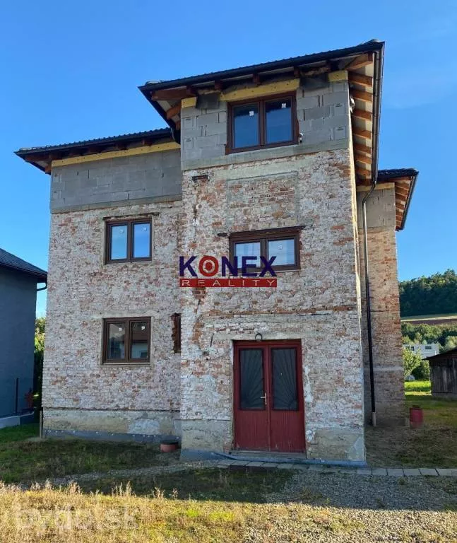 ID-3375 NA PREDAJ Trojpodlažný rodinný dom na skok od PREŠOVA, 177107_0