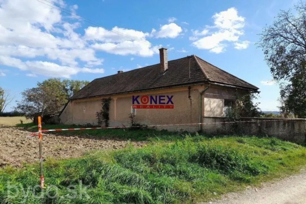 ID-3398 NA PREDAJ – VEĽKÝ POZEMOK S DOMOM V OBCI MOKRANCE, 177327_0