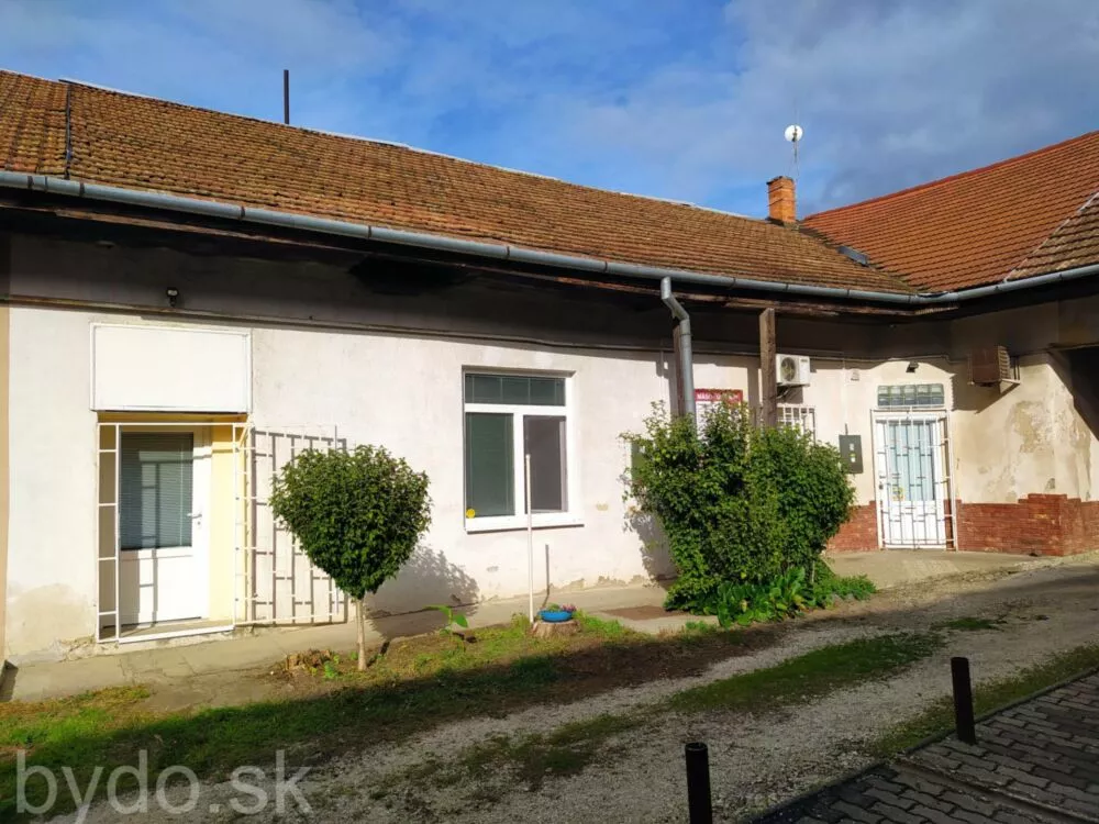 Nájomný dom na predaj 77m2, Šahy, 177871_1