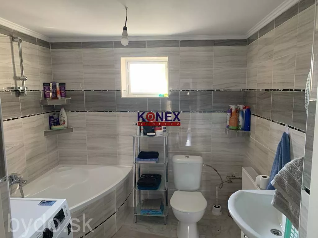 ID-3656 Kompletne zrenovovaný rodinný dom v meste Sečovce, 178781_12