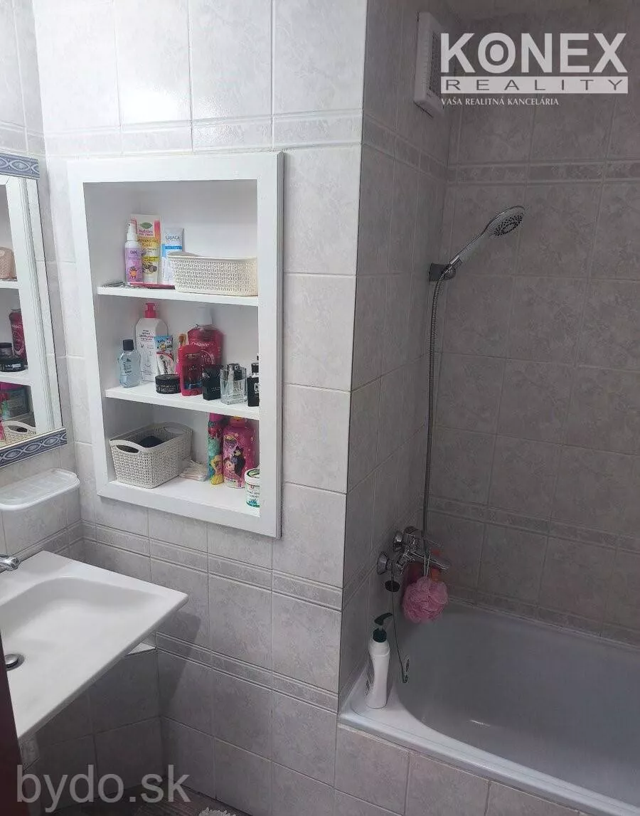 ID-3703 PRIESTRANNÝ 4-izbový byt (104 m2) MICHALOVCE, 179059_9