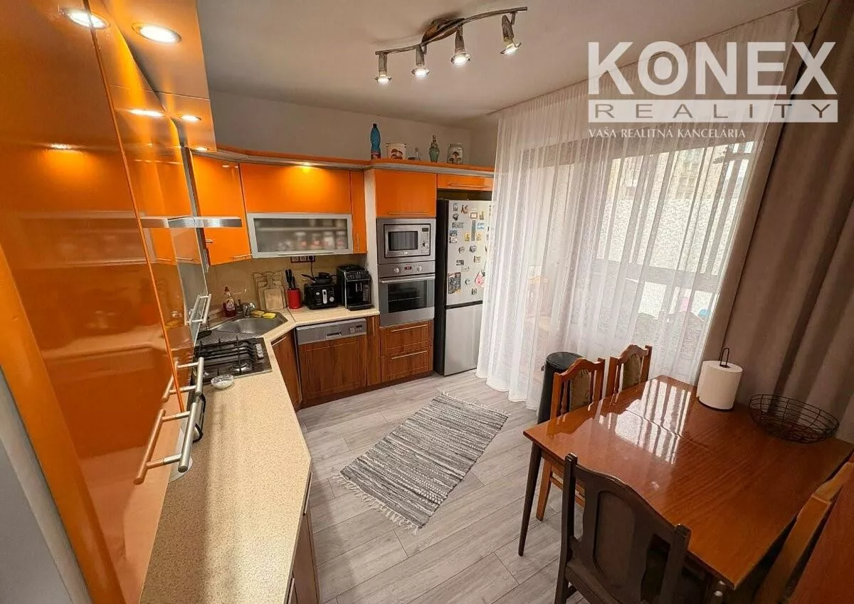 ID-3788 Zrekonštruovaný 3-izbový byt SNINA – Komenského ul., 179440_0