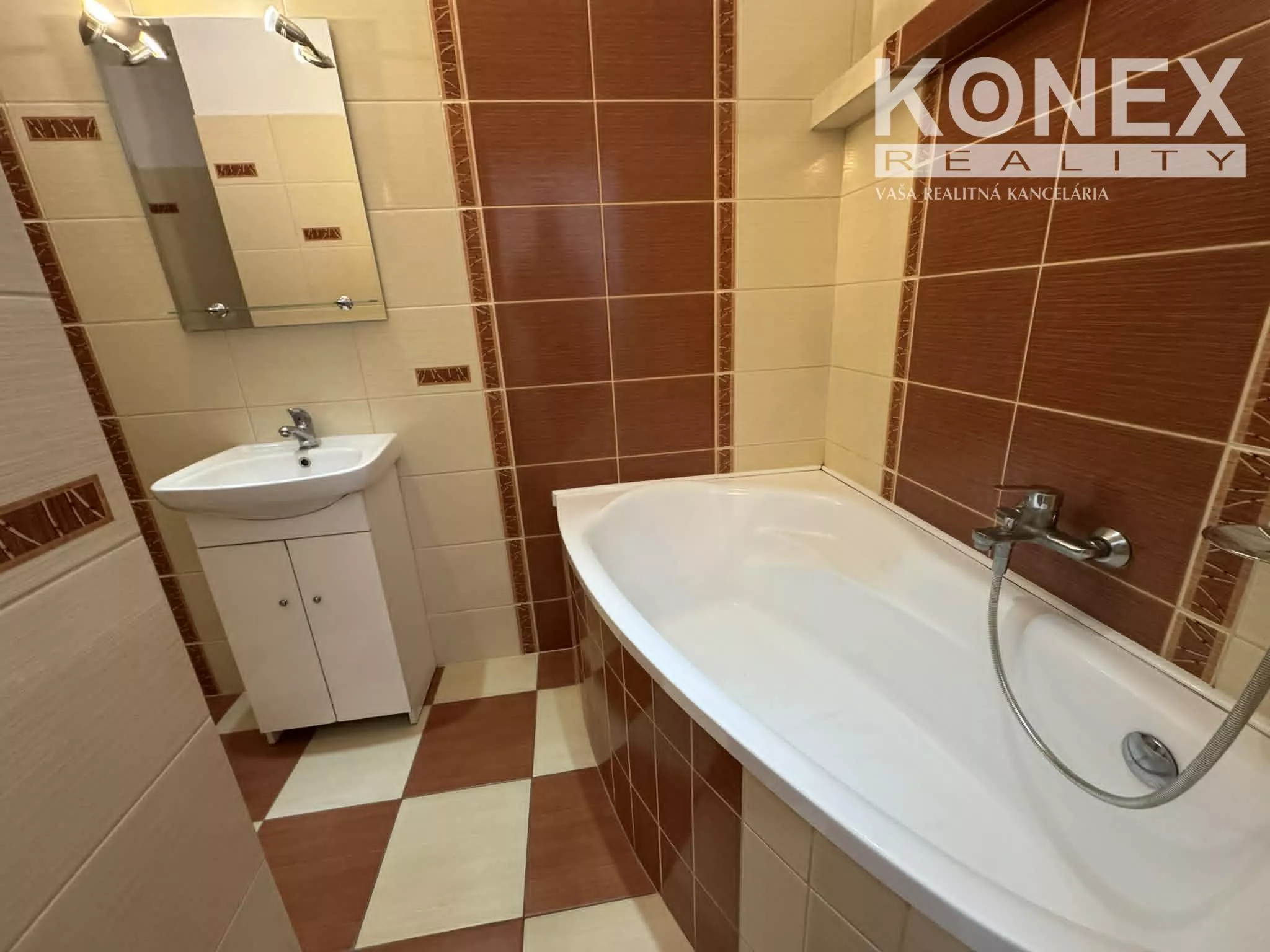ID-3960 NA PREDAJ 2-izbový byt s balkónom NAD LABORCOM, 180902_6