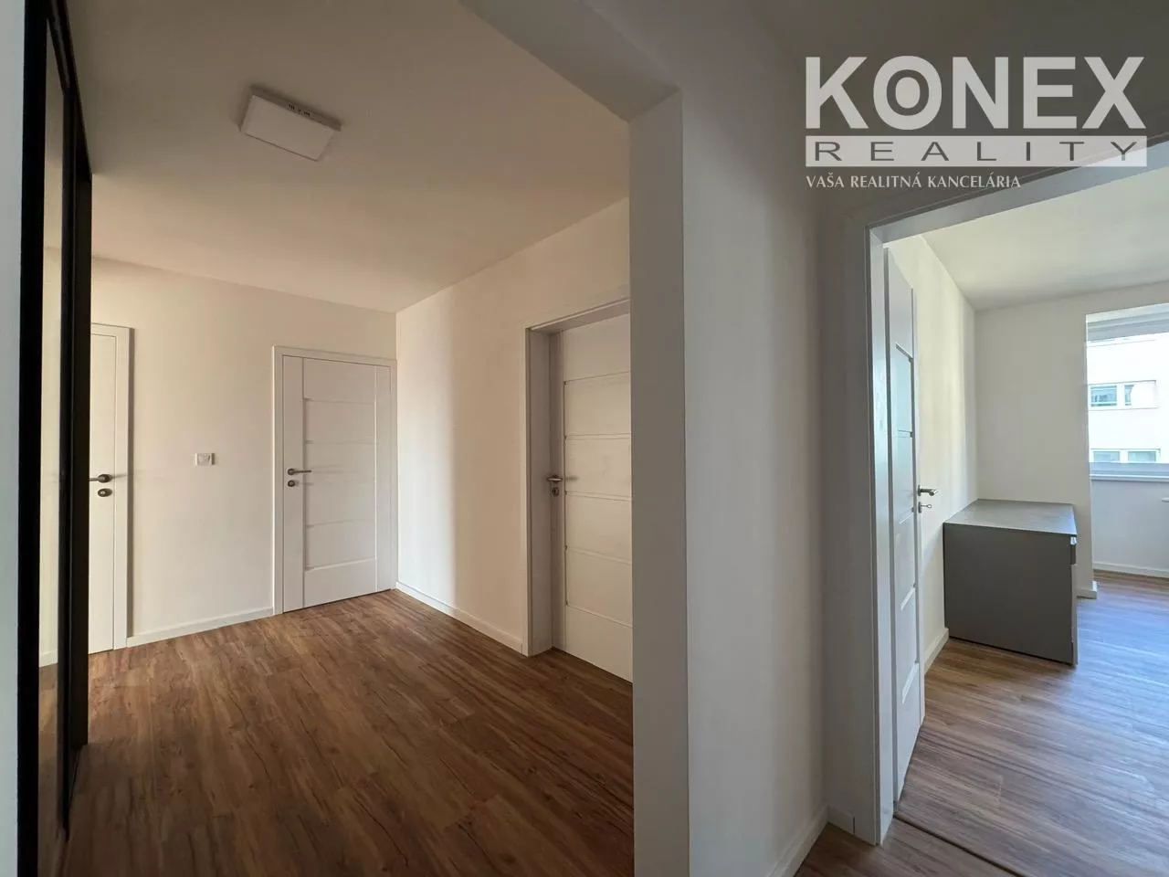 ID-3976 Moderný a kompletne dokončený 4-izbový byt v Rezidencii Slnečnica Trebišov, 180998_5