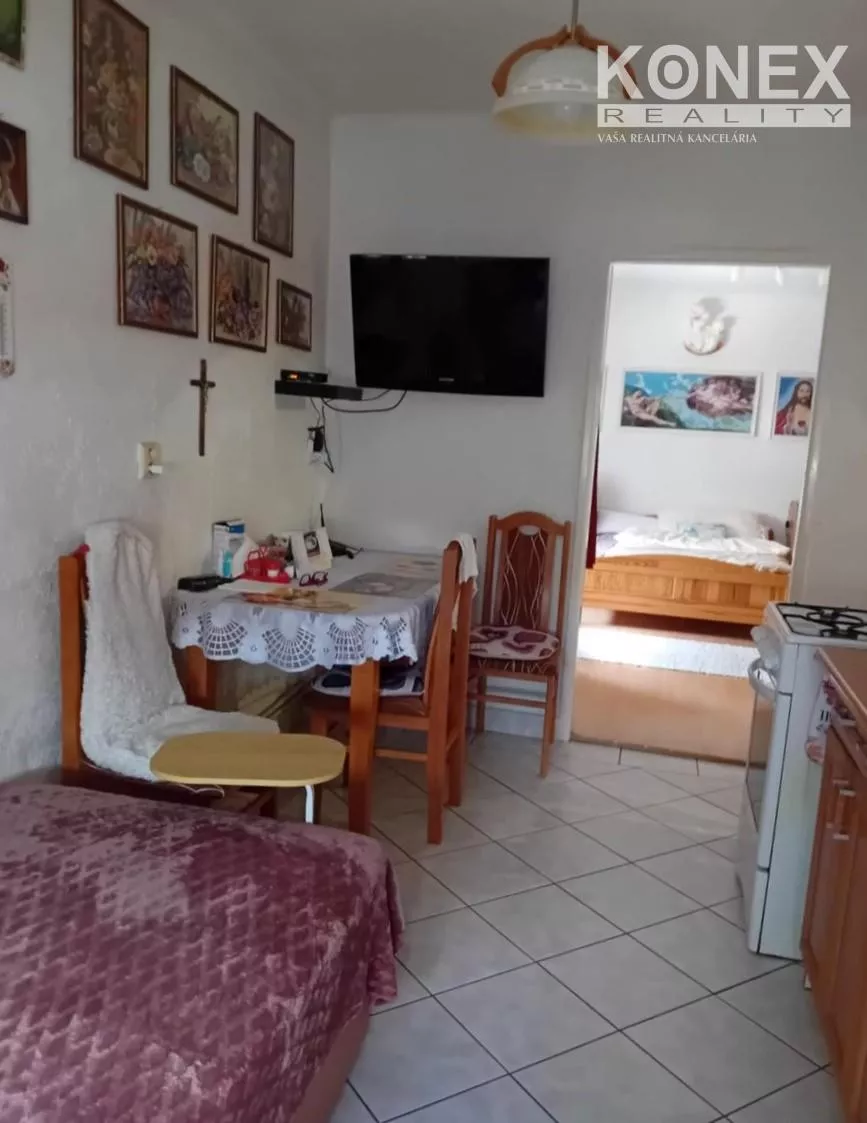 ID-4206 Na predaj 2-izbový byt v centre Čiernej nad Tisou, 182435_4