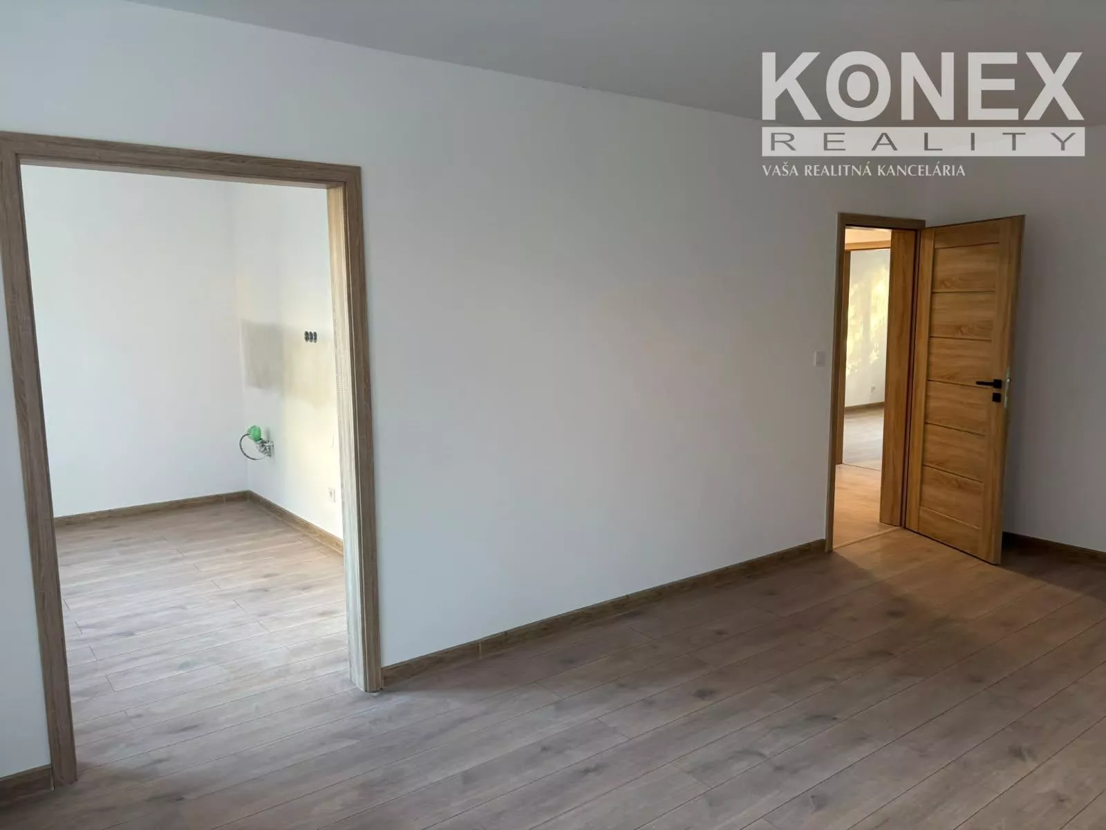 ID-4935 NA PREDAJ Priestranný 3-izbový byt – Veľké Kapušany, 277101_2