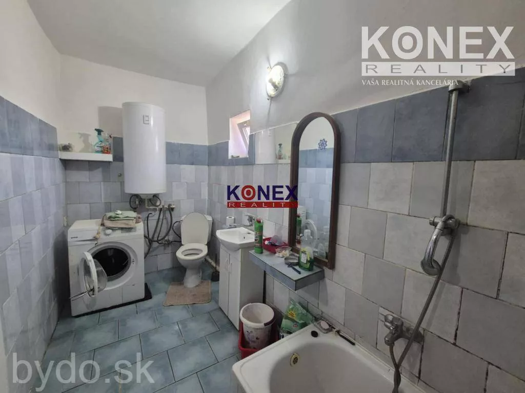 ID-4973 Pekný rodinný dom v meste VEĽKÉ KAPUŠANY – NA PREDAJ, 277329_6