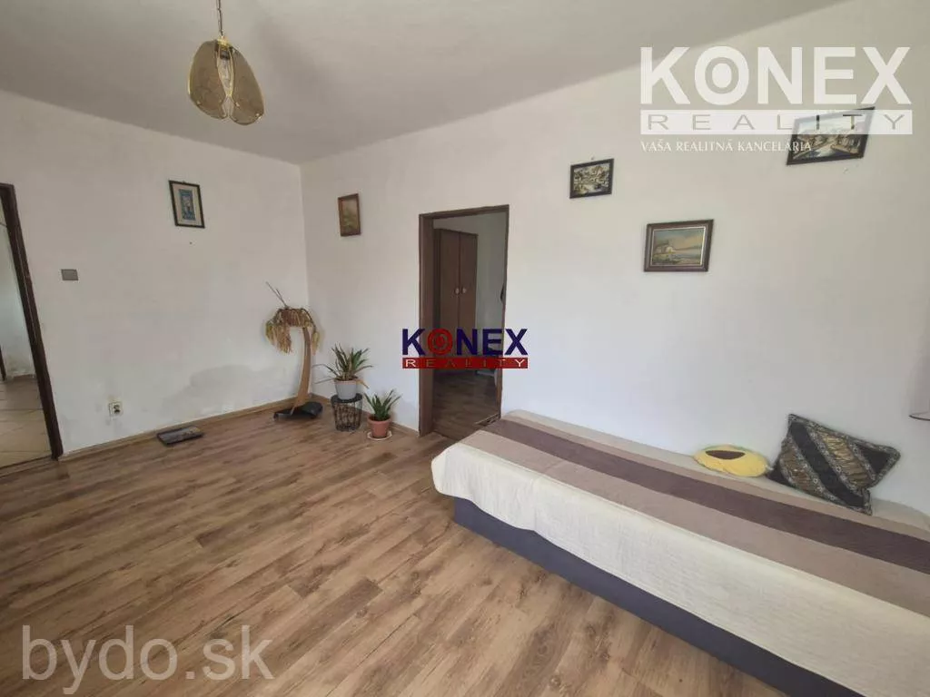 ID-4973 Pekný rodinný dom v meste VEĽKÉ KAPUŠANY – NA PREDAJ, 277329_9