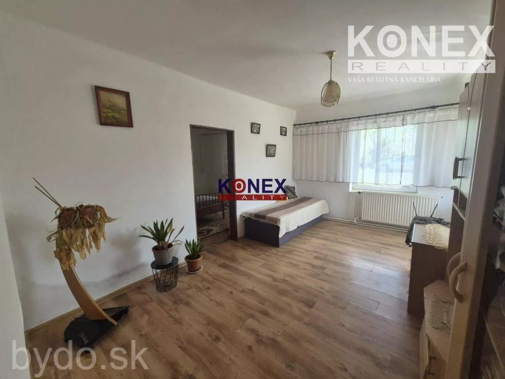 ID-4973 Pekný rodinný dom v meste VEĽKÉ KAPUŠANY – NA PREDAJ, 277329_11