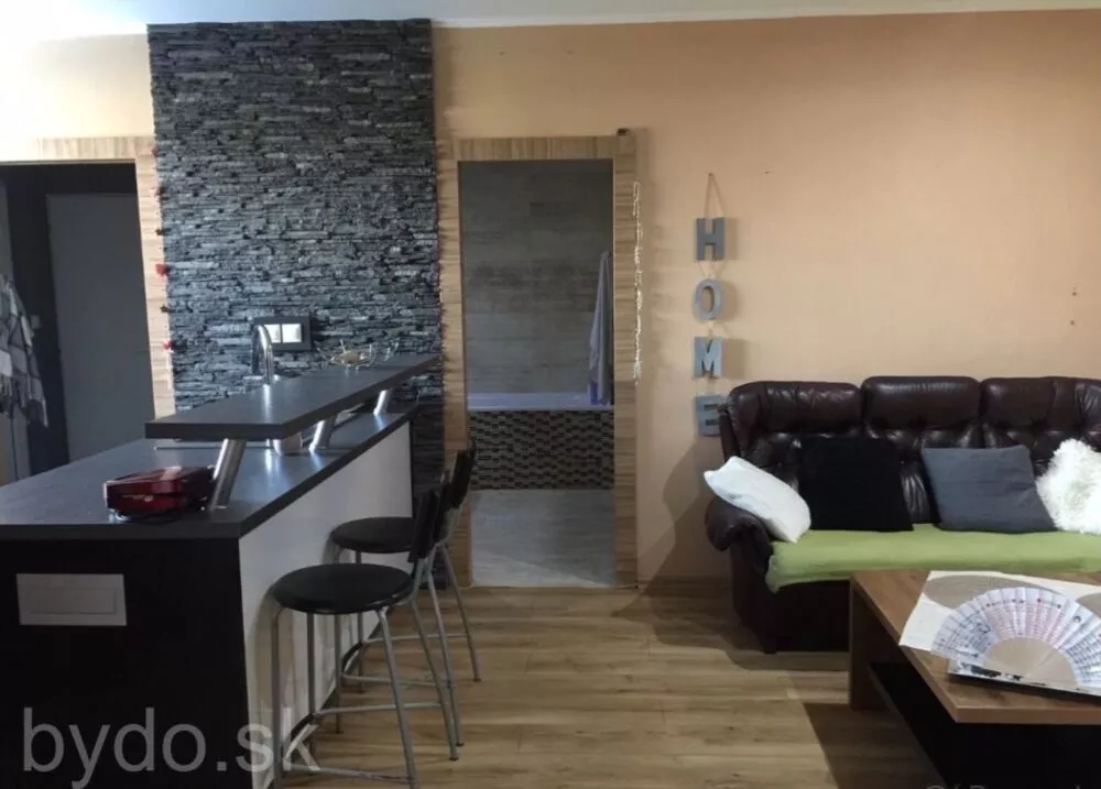 Prenájom nadštandardného 3 izbového bytu v Sobranciach, 95927_1