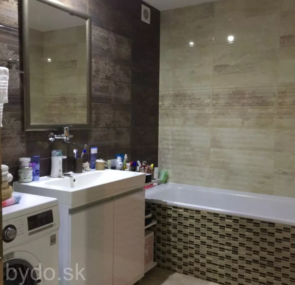 Prenájom nadštandardného 3 izbového bytu v Sobranciach, 95927_5