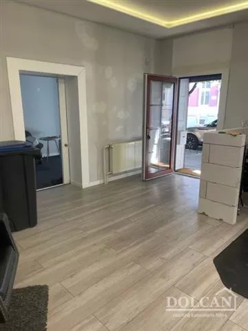 Obchodné priestory na prenájom 65m2, Farská, Nitra, 126122_1