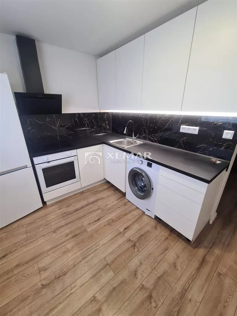 2 izbový byt na predaj 44m2, J. Alexyho, Zvolen, 132294_0