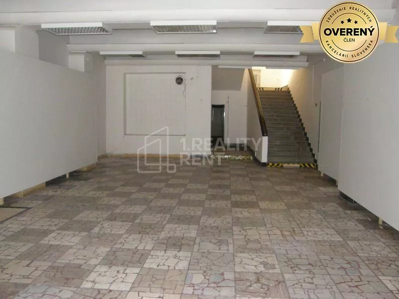 Obchodné priestory na prenájom 667m2, Mariánske námestie, Žilina, 134229_1