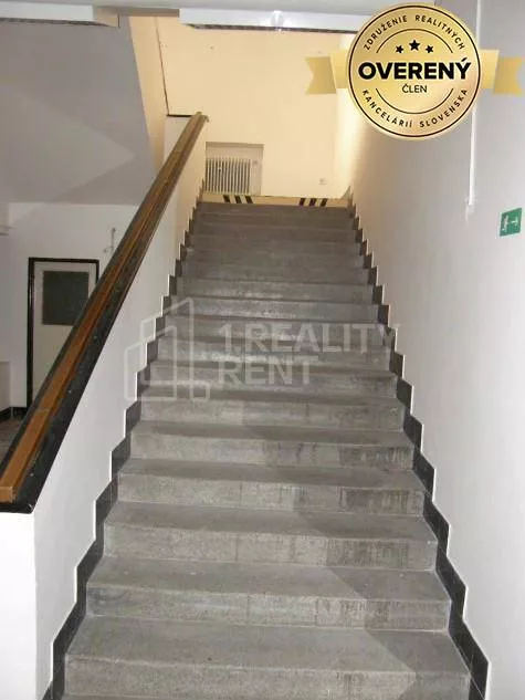 Obchodné priestory na prenájom 667m2, Mariánske námestie, Žilina, 134229_3