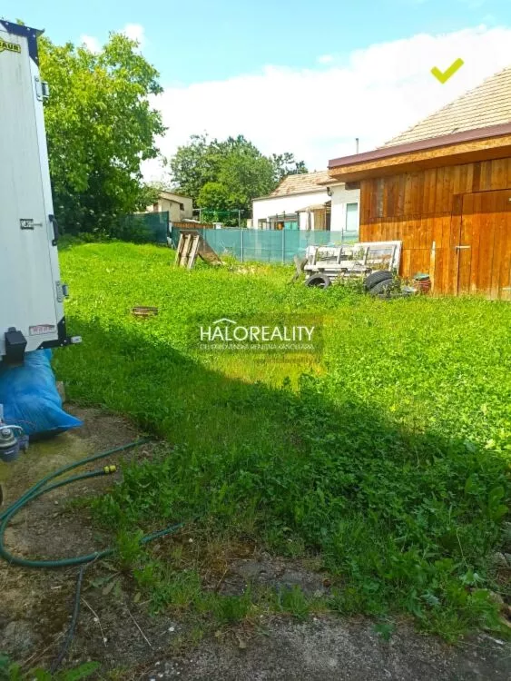 Pozemok pre rod. domy na predaj 1046m2, Naháč, 139883_4