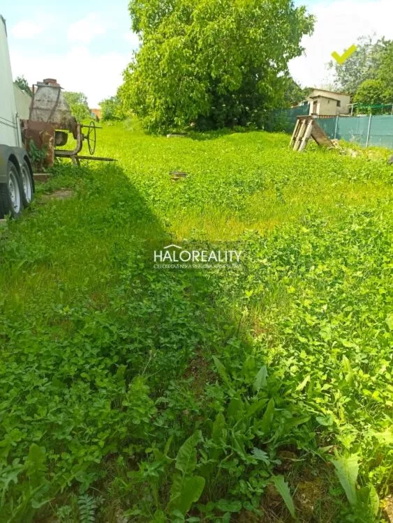Pozemok pre rod. domy na predaj 1046m2, Naháč, 139883_5