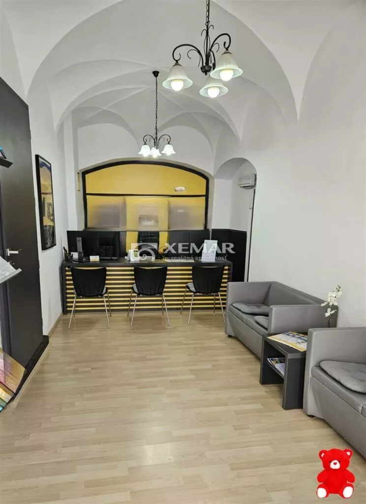 Obchodné priestory na prenájom 38m2, Kapitulská, Banská Bystrica, 143745_0