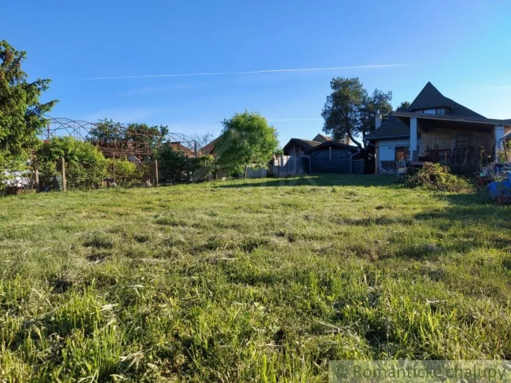 Rodinný dom na predaj 600m2, Moča, 103943_1